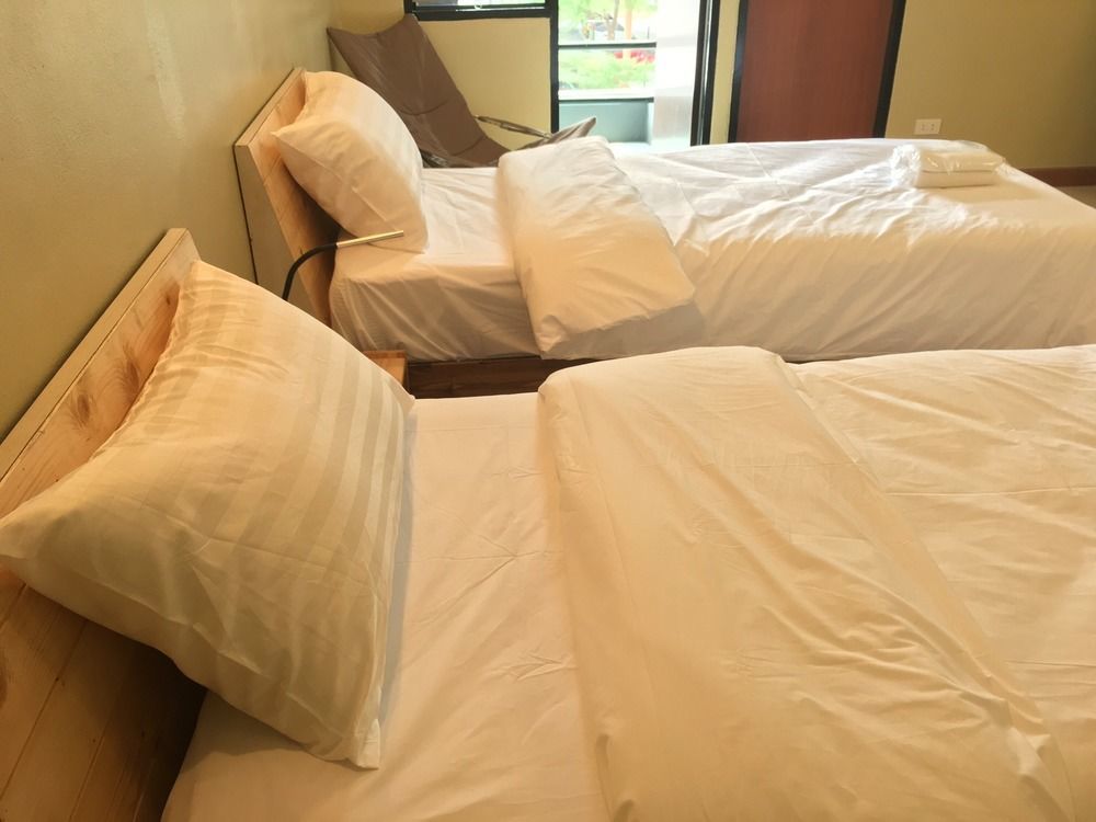 Room At Prachachuen Nonthaburi Buitenkant foto