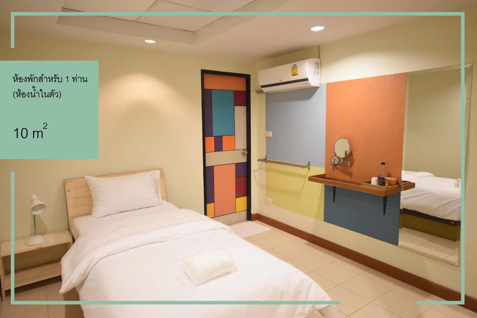 Room At Prachachuen Nonthaburi Buitenkant foto